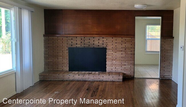 Foto del edificio - 3 br, 1 bath House - 335 NE Cummins St.