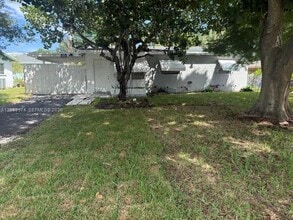 Building Photo - 1050 NW 23rd Rd