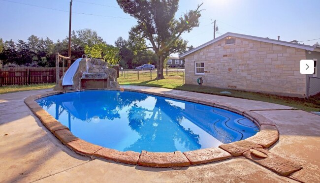 Pool with slide! - 127 Sunset Rdg