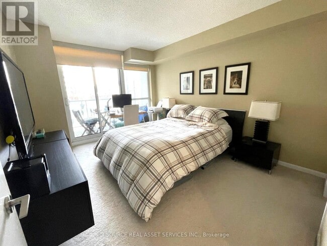 Building Photo - 96 St Patrick St