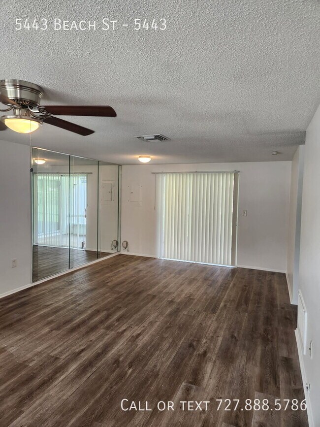 Foto del edificio - 5443 Beach St