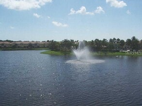 Building Photo - 3560 Parkridge Cir