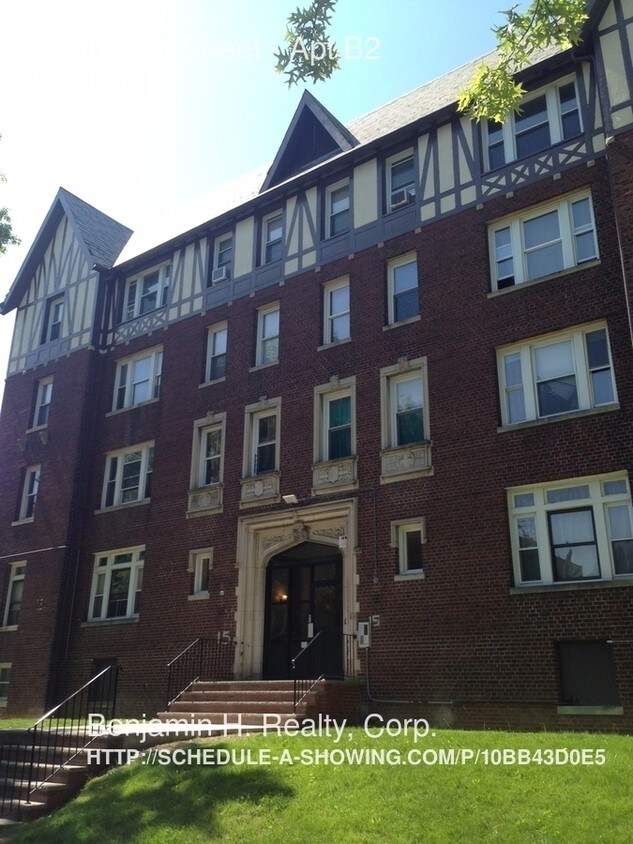 Primary Photo - 15 Summit St