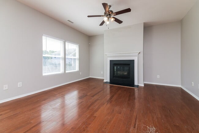 Foto del edificio - 547 Kerriann Ln