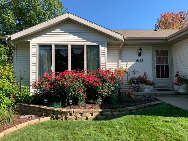 Foto del edificio - 6128 Jeffers Dr