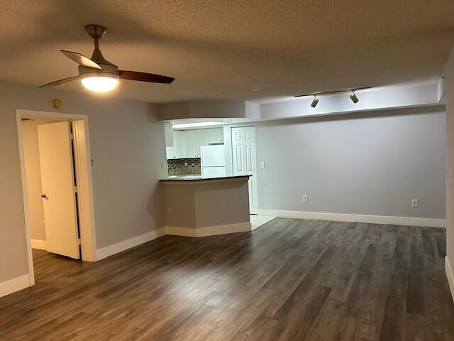 Foto del edificio - 1100 Crestwood Ct S