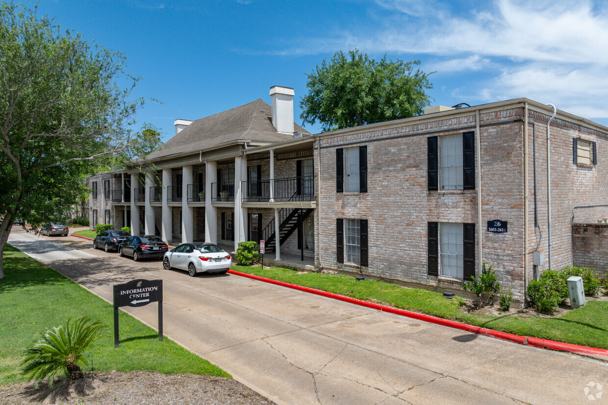 Oaks of Charleston - Apartments in Houston, TX | Apartments.com