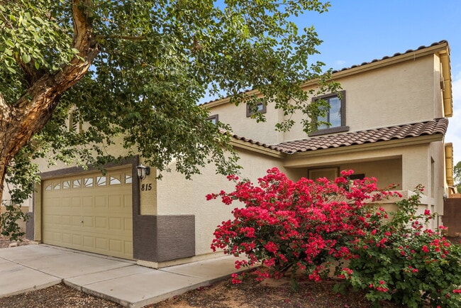 Building Photo - 815 W St Charles Ave