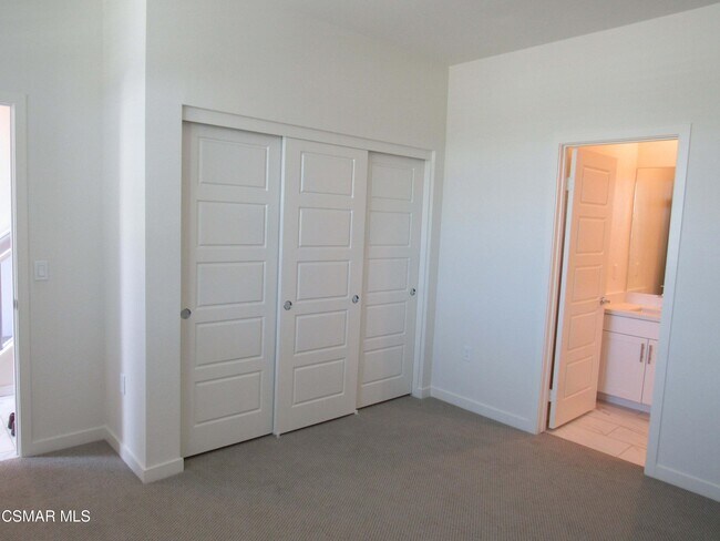 Foto del edificio - 527 Winchester Dr