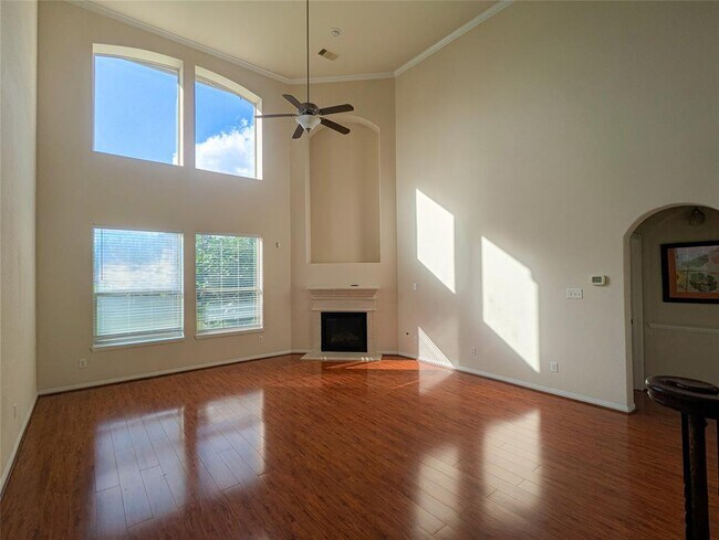 Foto del edificio - 6026 Oxford Lake Dr