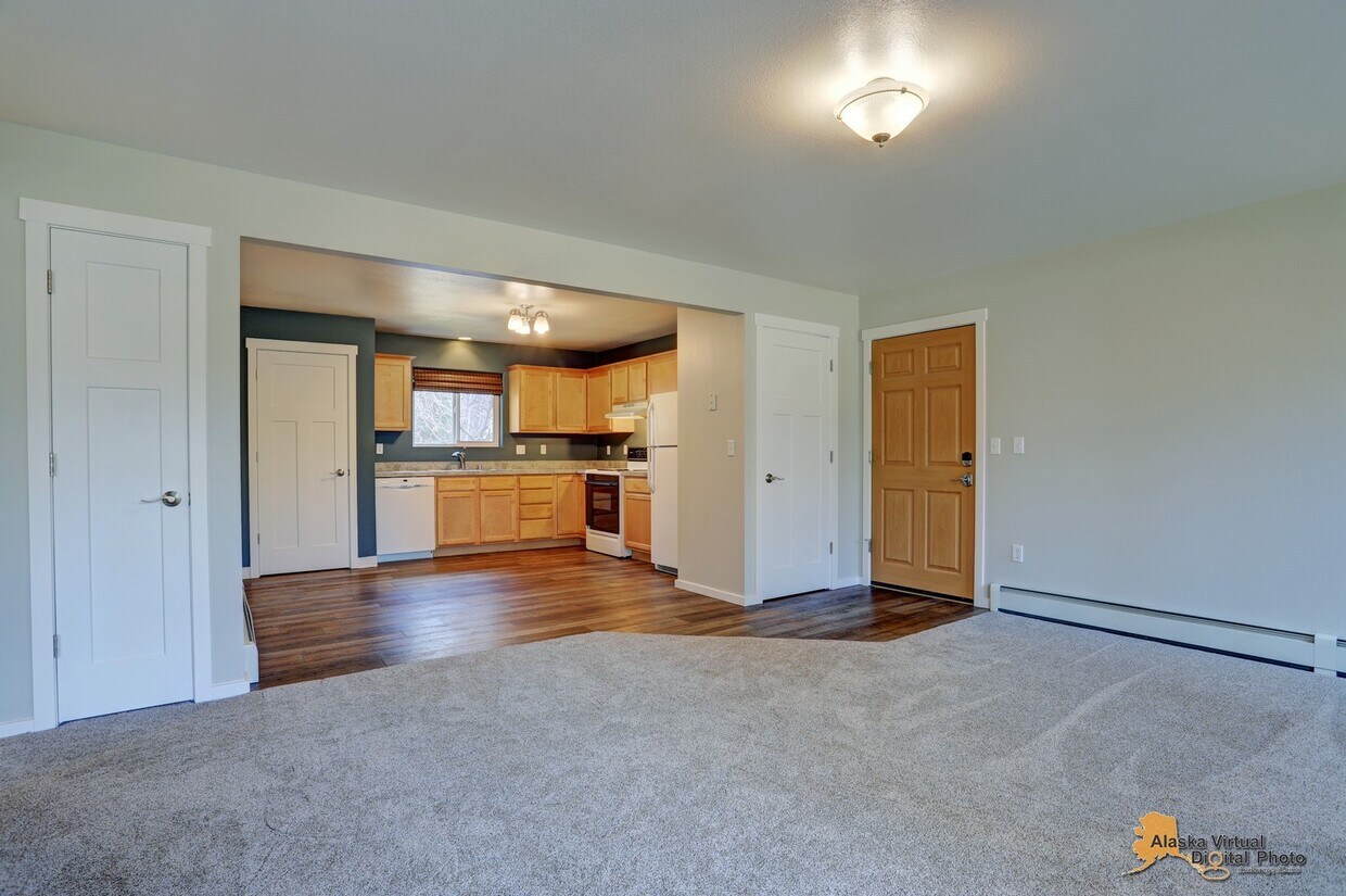 Primary Photo - 1031 N Elsinore Ave