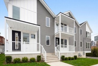 Building Photo - 67 Henry St