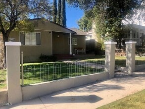 Building Photo - 2136 Crescent Ave