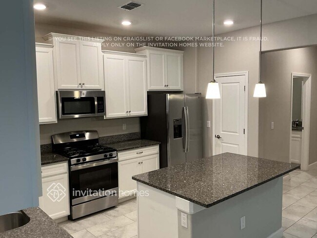 Building Photo - 2887 Gridiron Garden Isle