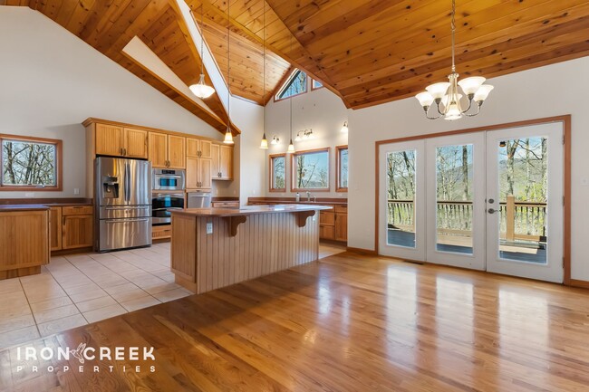 Building Photo - Mountain Craftsman Retreat with Long-Range...