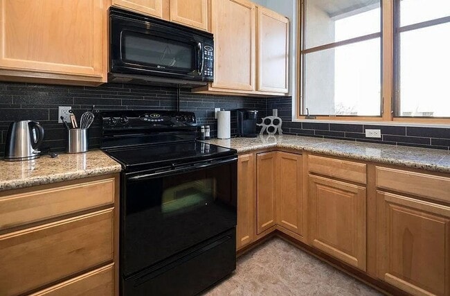 Building Photo - Studio Condo in Heart of Old Town Fort Collins!