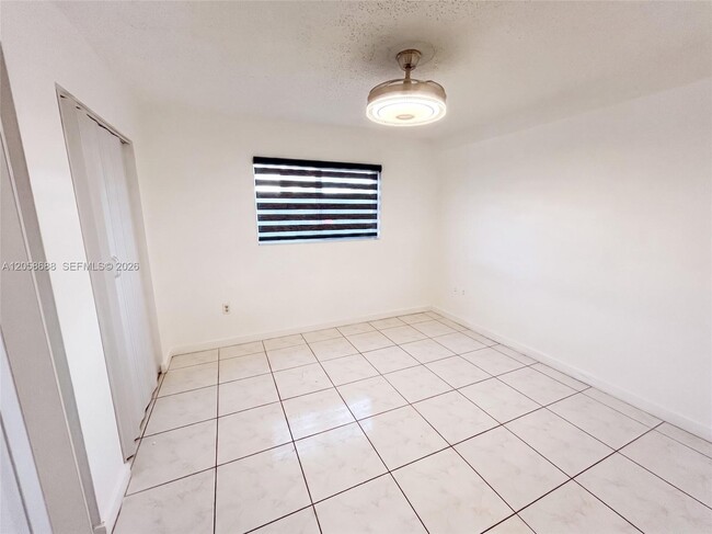 Foto del edificio - 2925 W 80th St