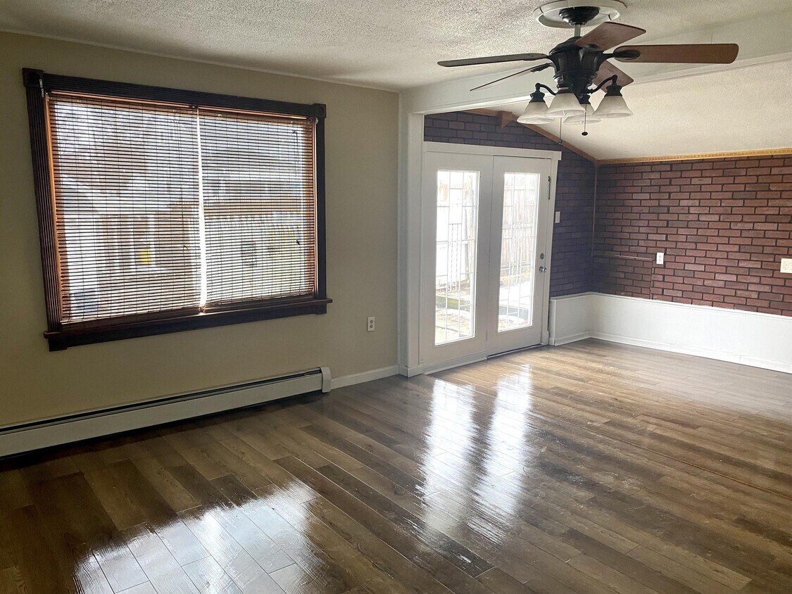 Foto principal - 277 State StreetSingle Family Home