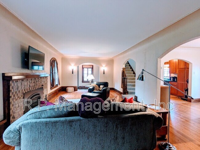 Foto del edificio - 1720 Hillcrest Ave