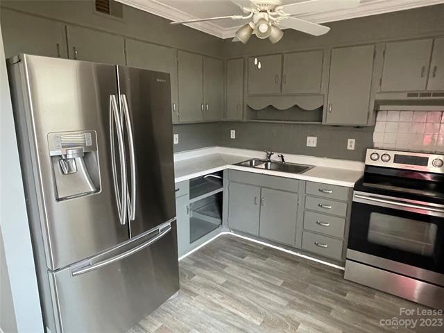 Foto del edificio - 7906 Oak Meadow Ct