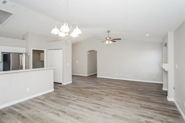 Foto del edificio - 5235 Acacia Grove St
