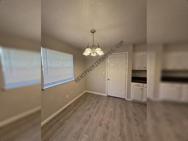 Foto del edificio - 4929 Brookdale Dr