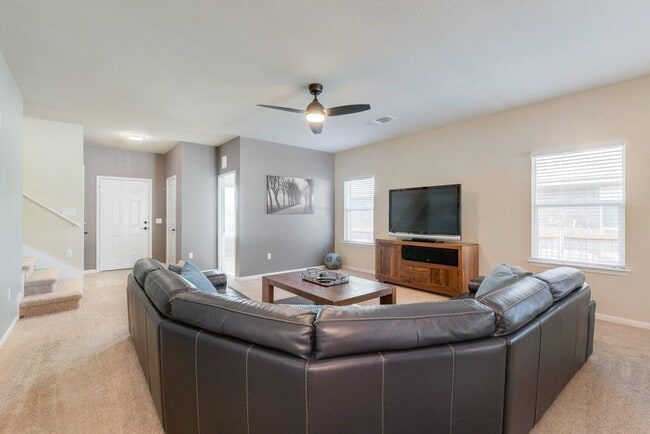 Foto del edificio - 1511 Cedrus Rd