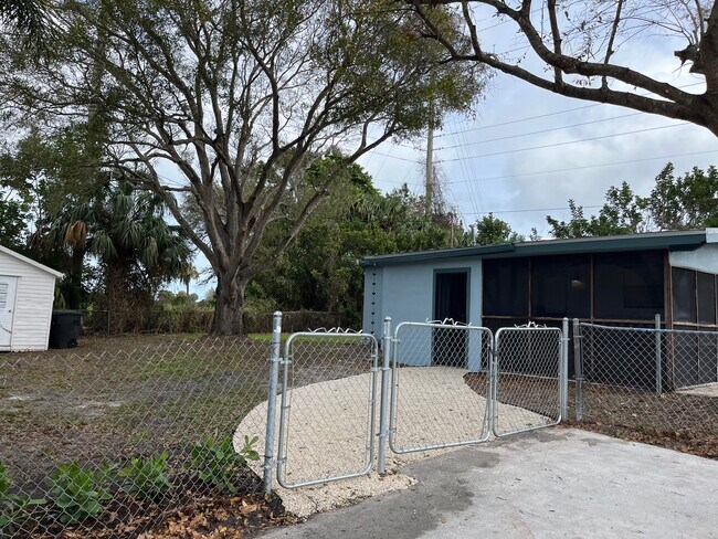 Building Photo - 202 Southern Ave