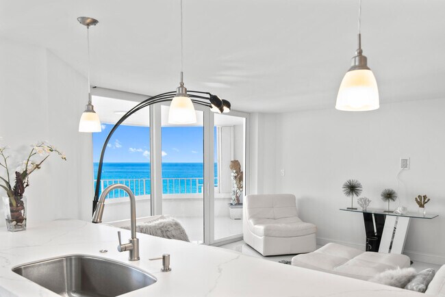 Building Photo - 550 S Ocean Blvd