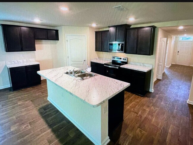 Building Photo - Like New 4/2 St. Augustine