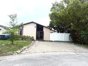 Building Photo - 5006 Parkhill Dr