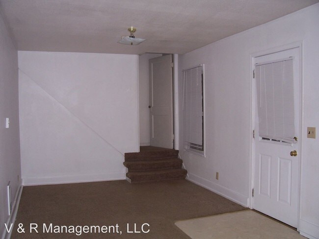 Building Photo - 4 br, 1 bath House - 2220 Hyde St. SE