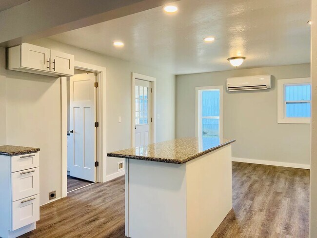 Foto del edificio - 320 W Walnut St