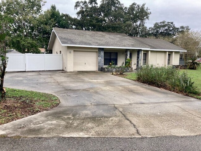 Building Photo - 6170 W Pinedale Cir