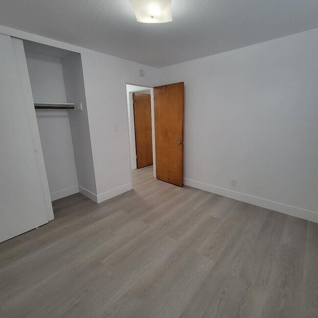Foto del edificio - 5918 Avila St
