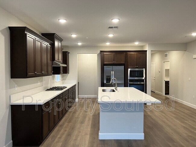 Foto del edificio - 720 Camborne Dr