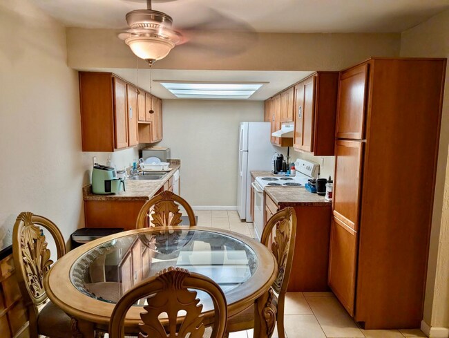 Building Photo - 2320 E Bell Rd