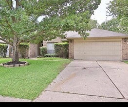 Building Photo - 19843 Packwood Dr