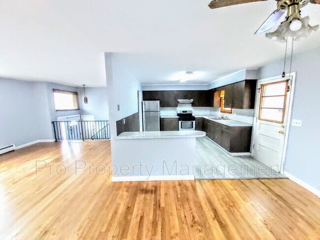 Foto del edificio - 396 N Walnut St
