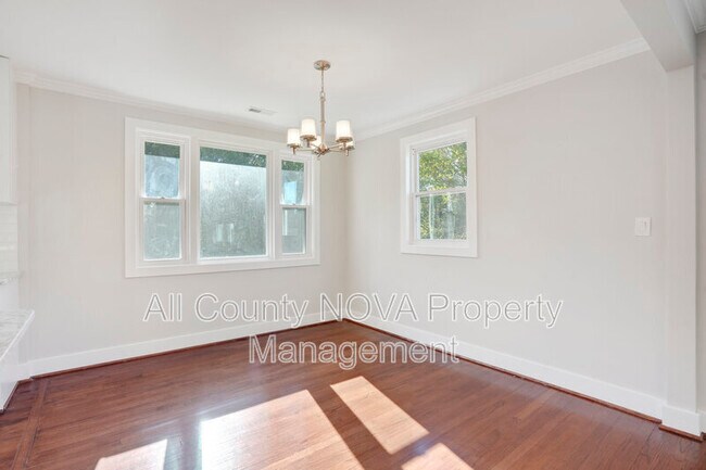 Foto del edificio - 4605 Henderson Rd