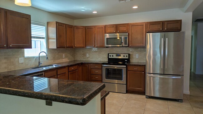 Foto del edificio - 427 East Waverly Street