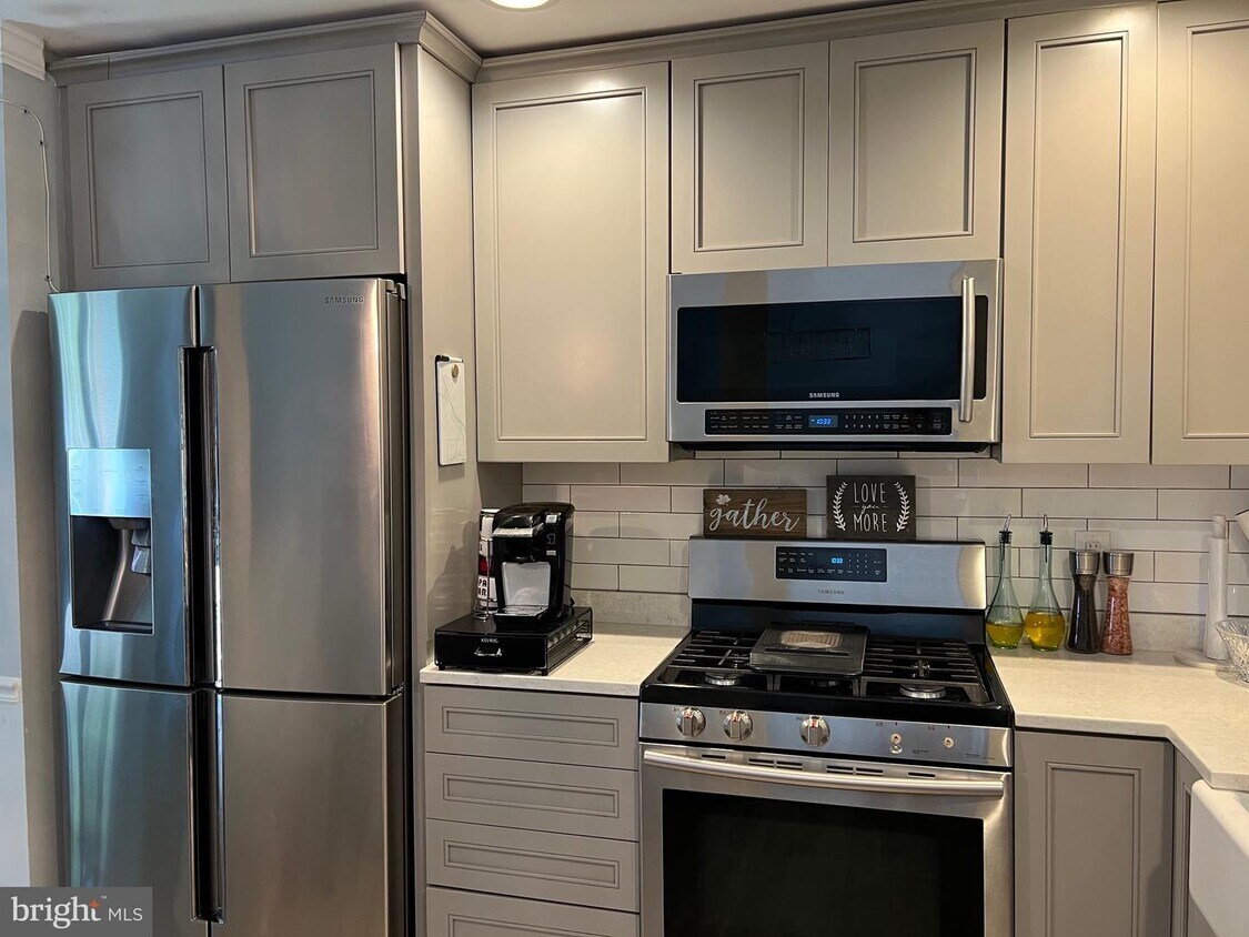Foto principal - 13392 Packard Dr