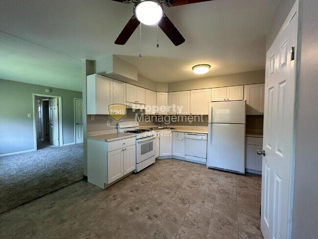 Foto del edificio - 660 N Hobart Rd