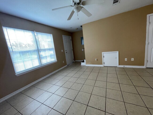 Foto del edificio - 1803 Hickory Ave