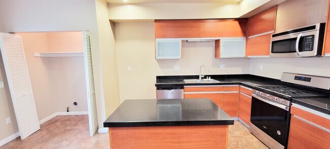 New appliances - 9252 Elm Vista Dr