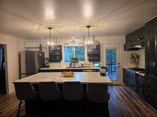 Foto del edificio - Updated Twain Harte Home