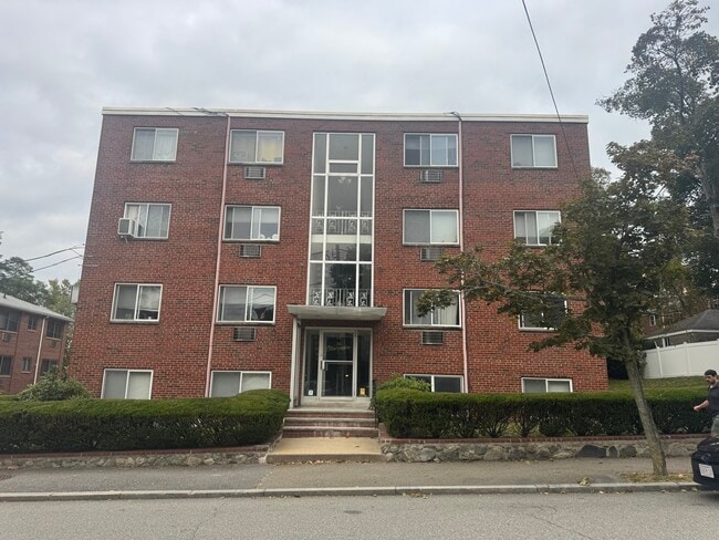 Building Photo - 11 Brattle St