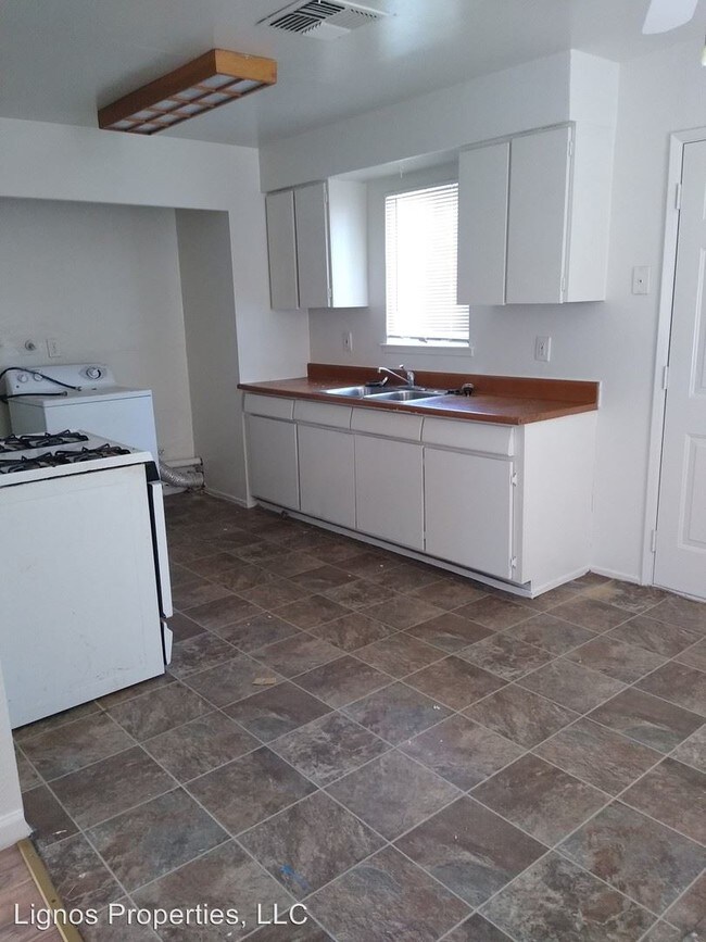 Building Photo - 2 br, 1 bath House - 4848 Warren Ave