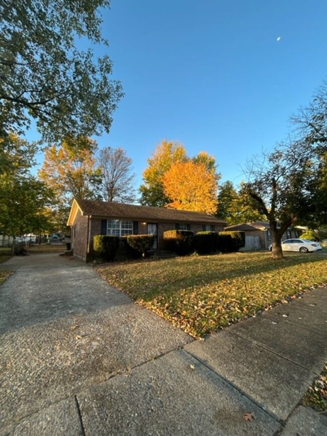 3 Bedroom, 2 bathroom in Nicholasville! - 3 Bedroom, 2 bathroom in Nicholasville! House