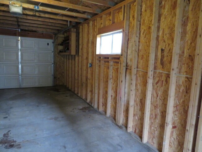 Garage - 1612 Blocki Ct